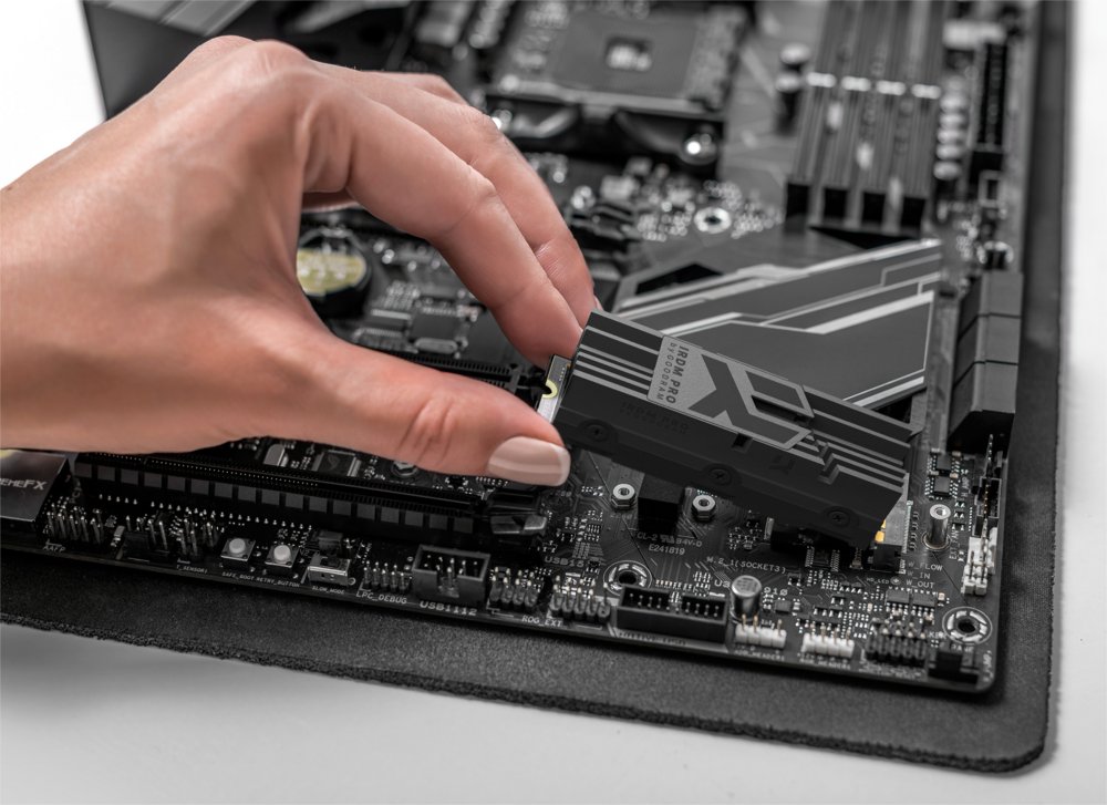 Goodram IRDM PRO | 2TB NVMe SSD | M.2 | 7.000MB/s | Heatsink – 4 Goodram IRDM PRO | 2TB NVMe SSD | M.2 | 7.000MB/s | Heatsink – 4