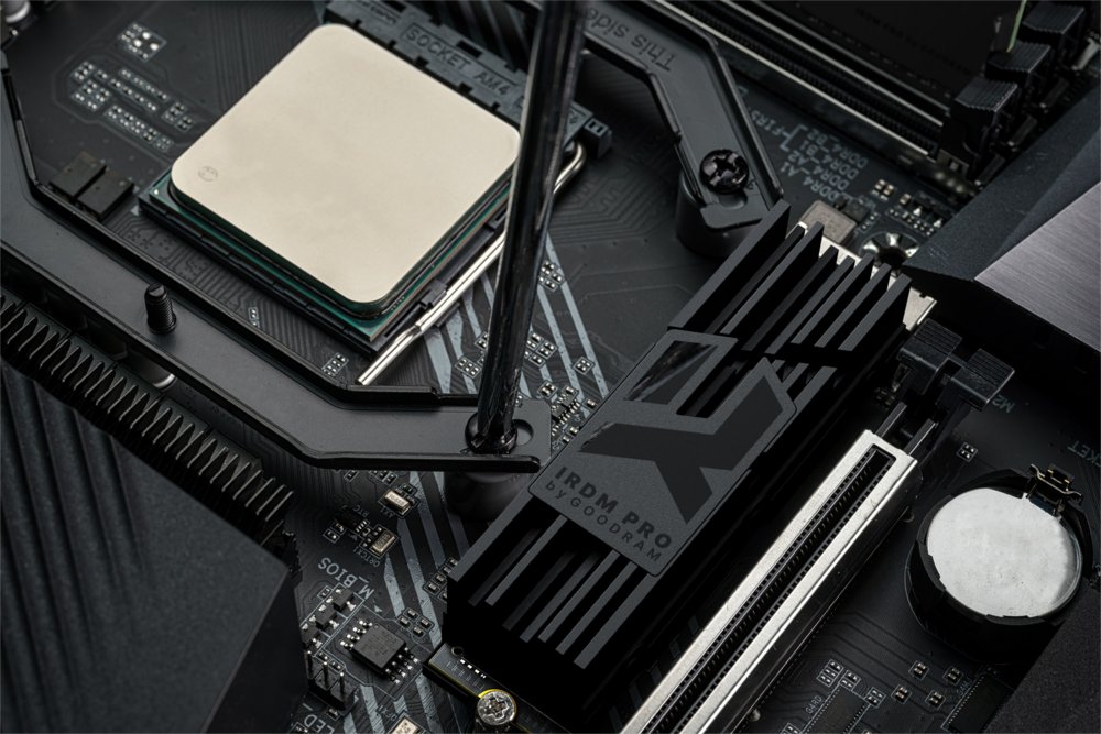 Goodram IRDM PRO | 2TB NVMe SSD | M.2 | 7.000MB/s | Heatsink – 3 Goodram IRDM PRO | 2TB NVMe SSD | M.2 | 7.000MB/s | Heatsink – 3